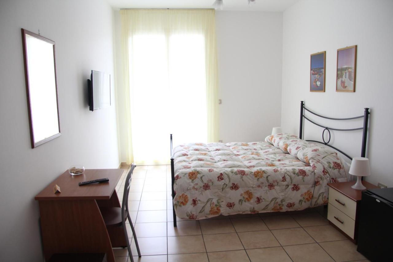 Fragolina B&B Furci Siculo Dış mekan fotoğraf