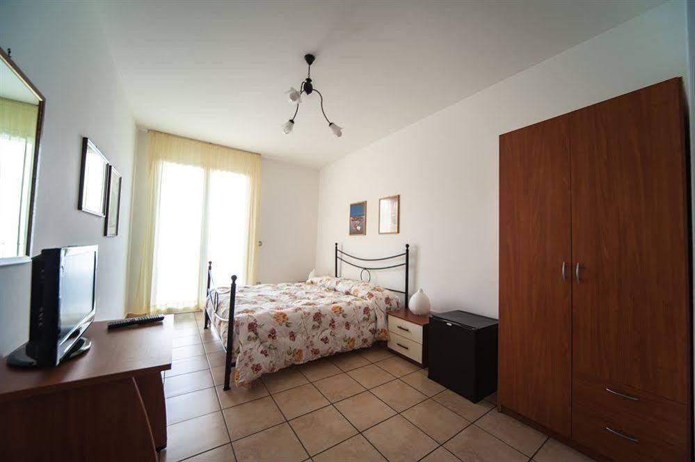 Fragolina B&B Furci Siculo Dış mekan fotoğraf
