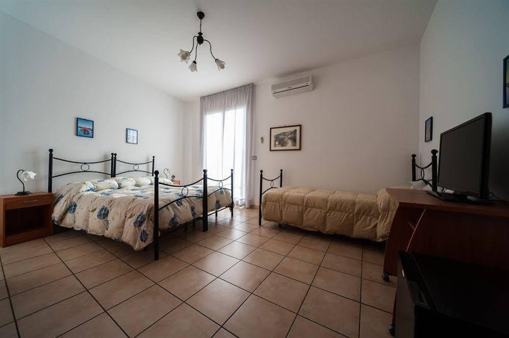 Fragolina B&B Furci Siculo Dış mekan fotoğraf