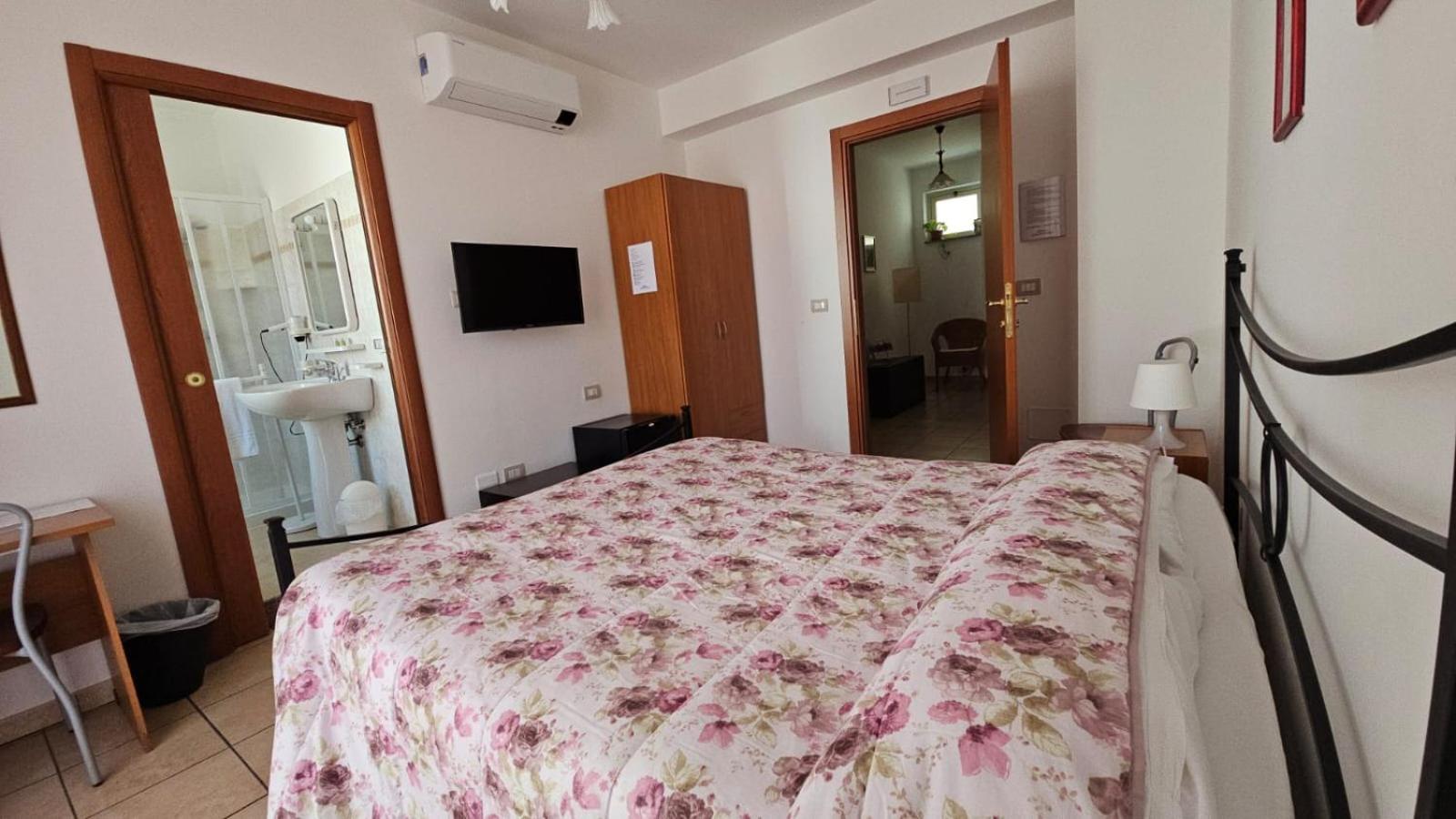 Fragolina B&B Furci Siculo Dış mekan fotoğraf