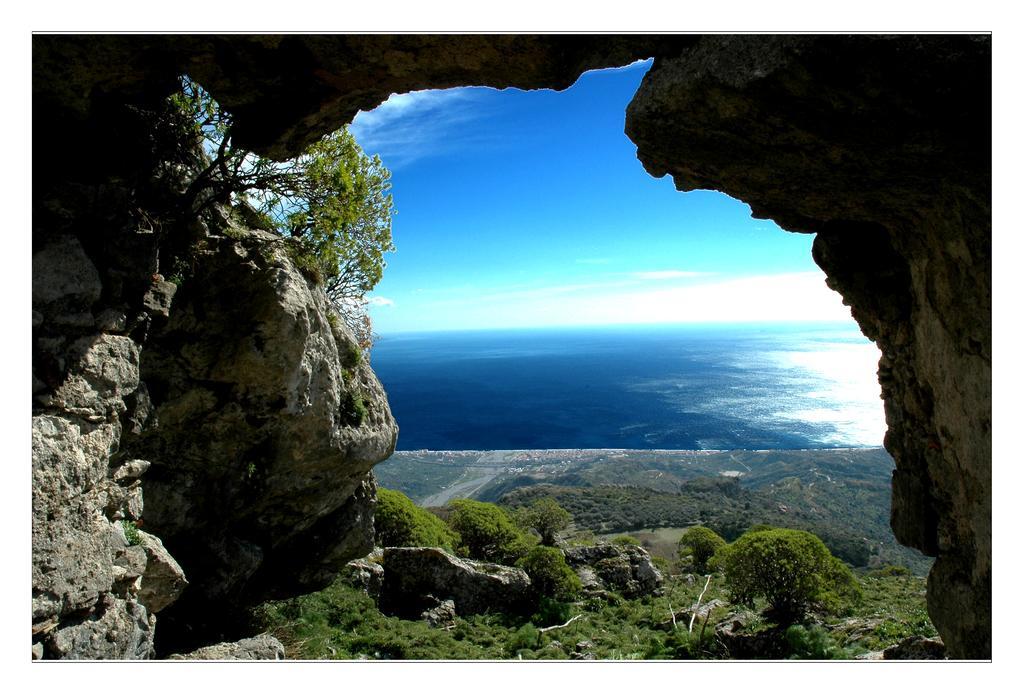 Fragolina B&B Furci Siculo Dış mekan fotoğraf
