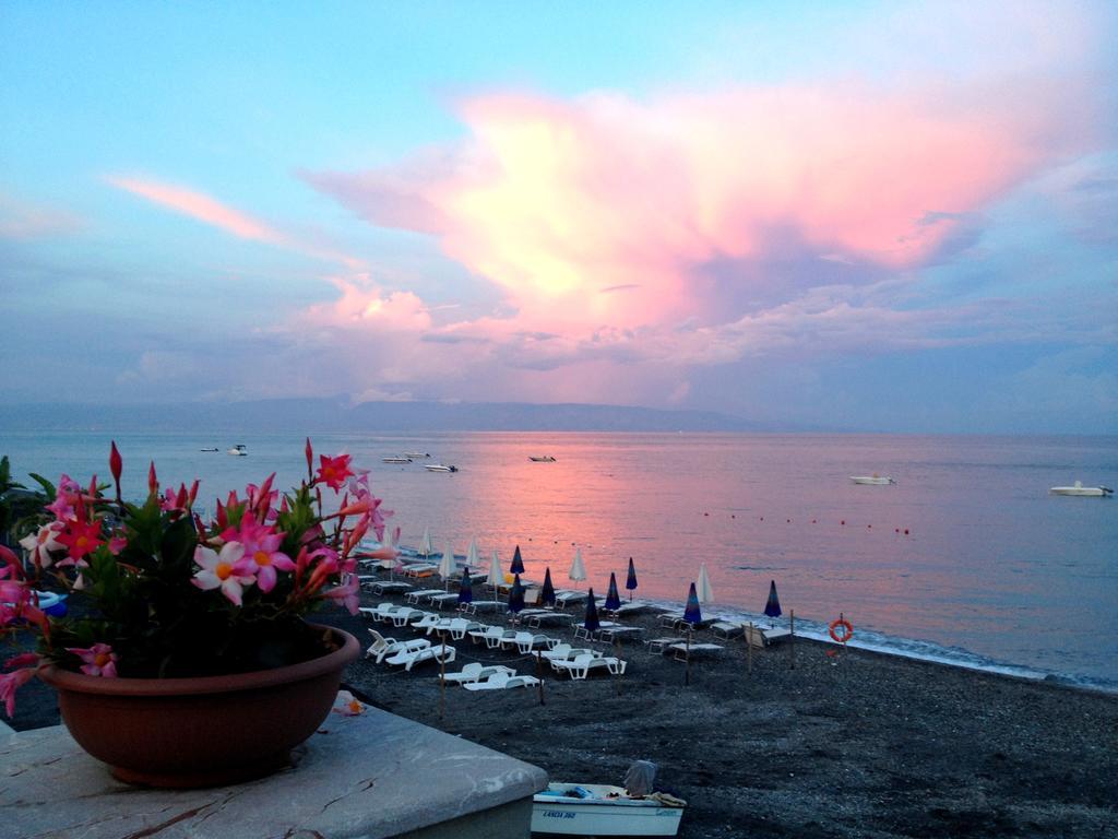Fragolina B&B Furci Siculo Dış mekan fotoğraf