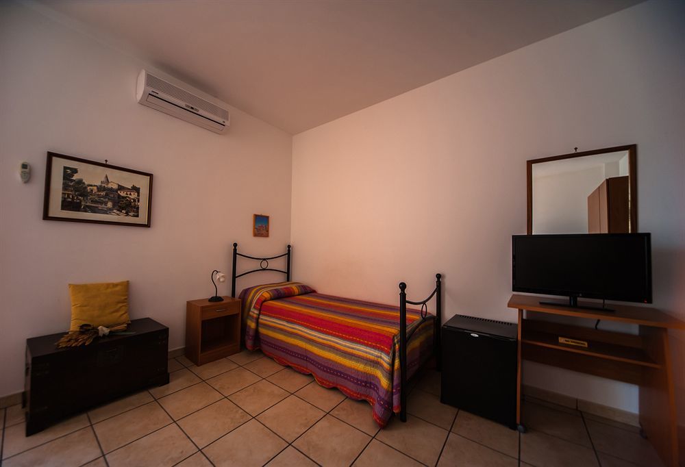 Fragolina B&B Furci Siculo Dış mekan fotoğraf